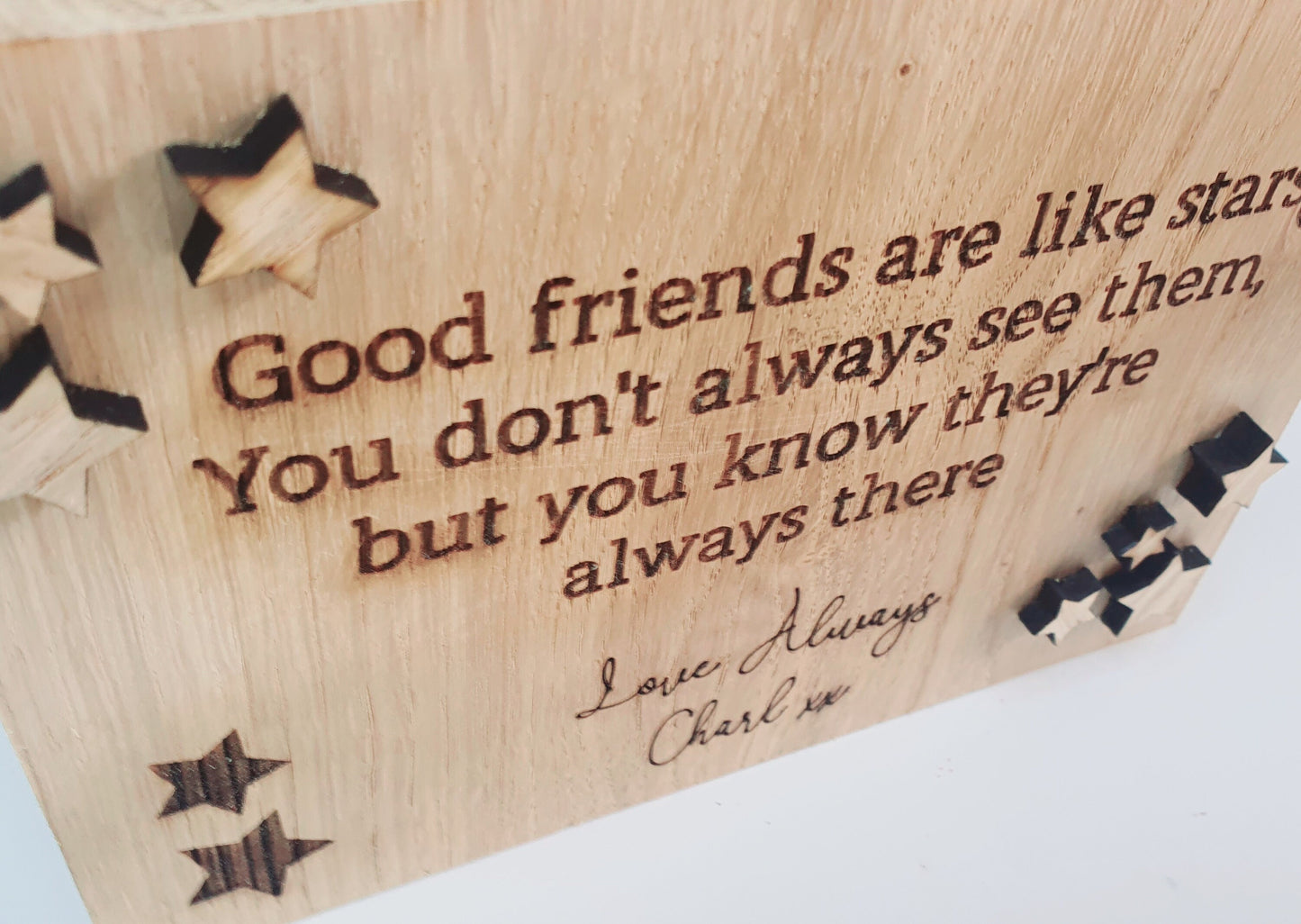 Personalised Oak Friend Plaque – 'Good friends are like stars' Quote