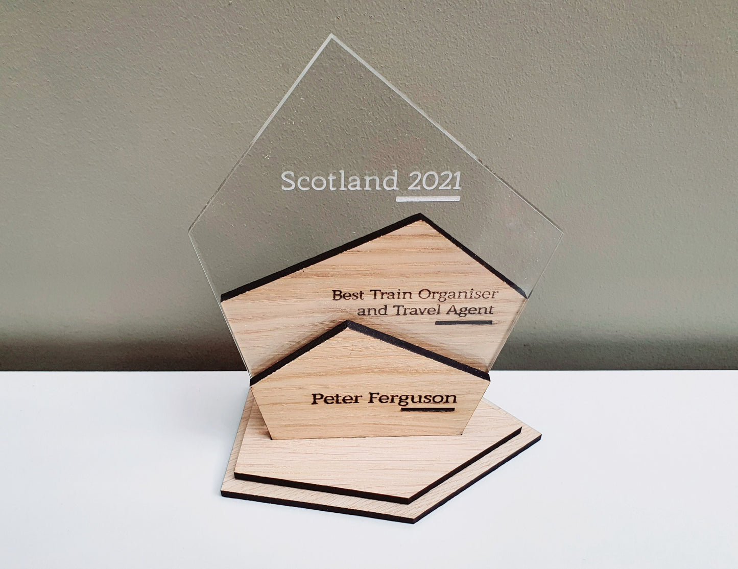 Personalised Wooden Award Trophy – Geometric Oak & Acrylic Plaque