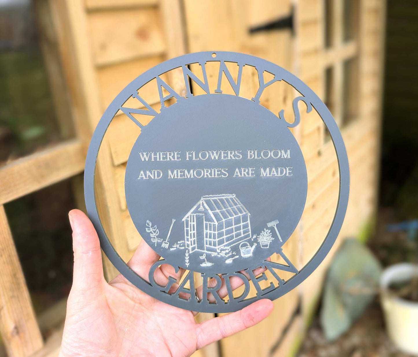 Personalised Nanny's Garden Sign, Garden Plaque for Nanny, Nana, Grandma, Mum, Mummy or Mom. Shed Door Plaque. Mothers Day Garden Sign Gift