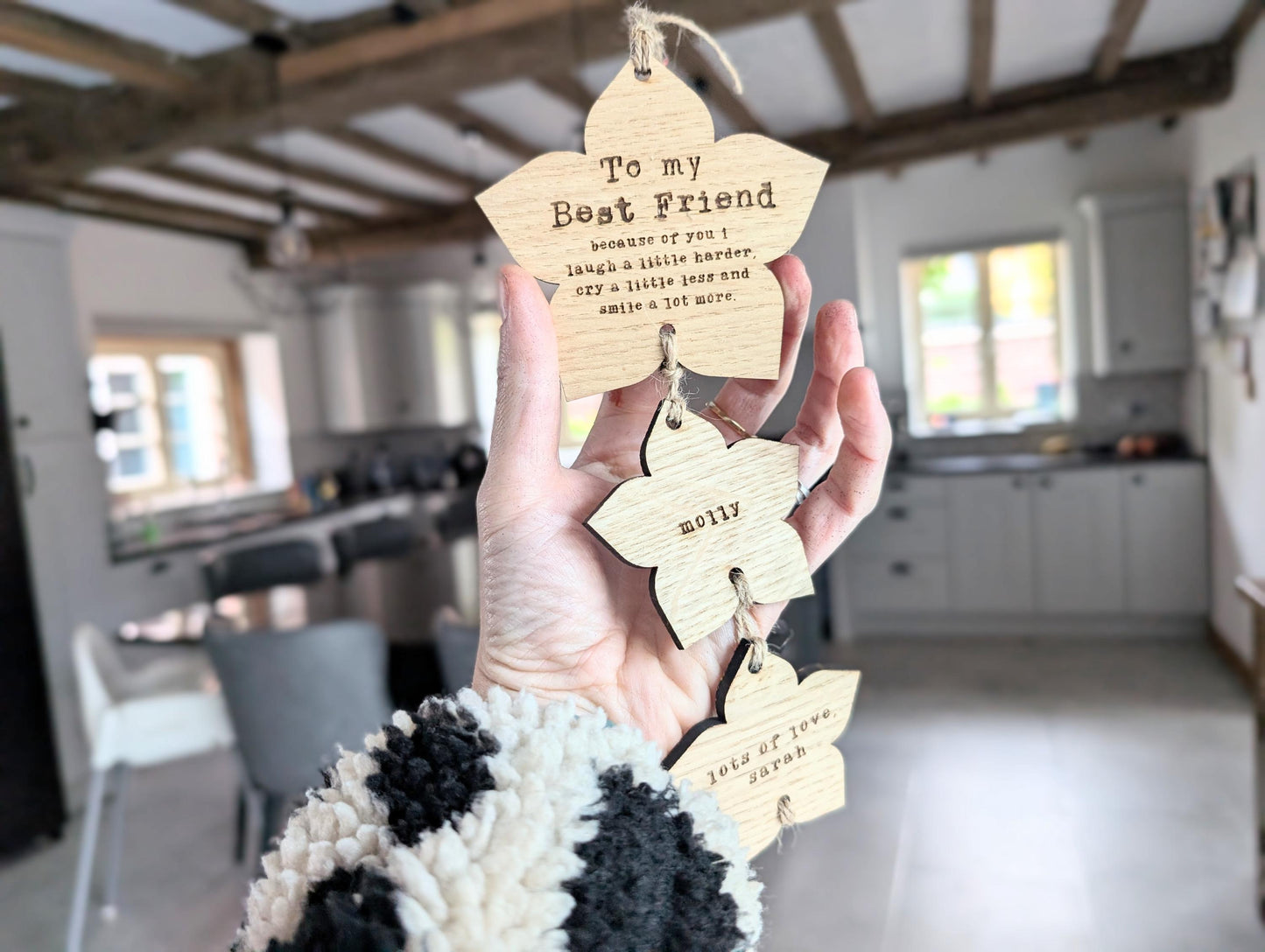 Personalised Wooden Flower Best Friend Gift - Engraved Keepsake. Sign for friend.