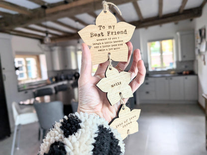 Personalised Wooden Flower Best Friend Gift - Engraved Keepsake. Sign for friend.