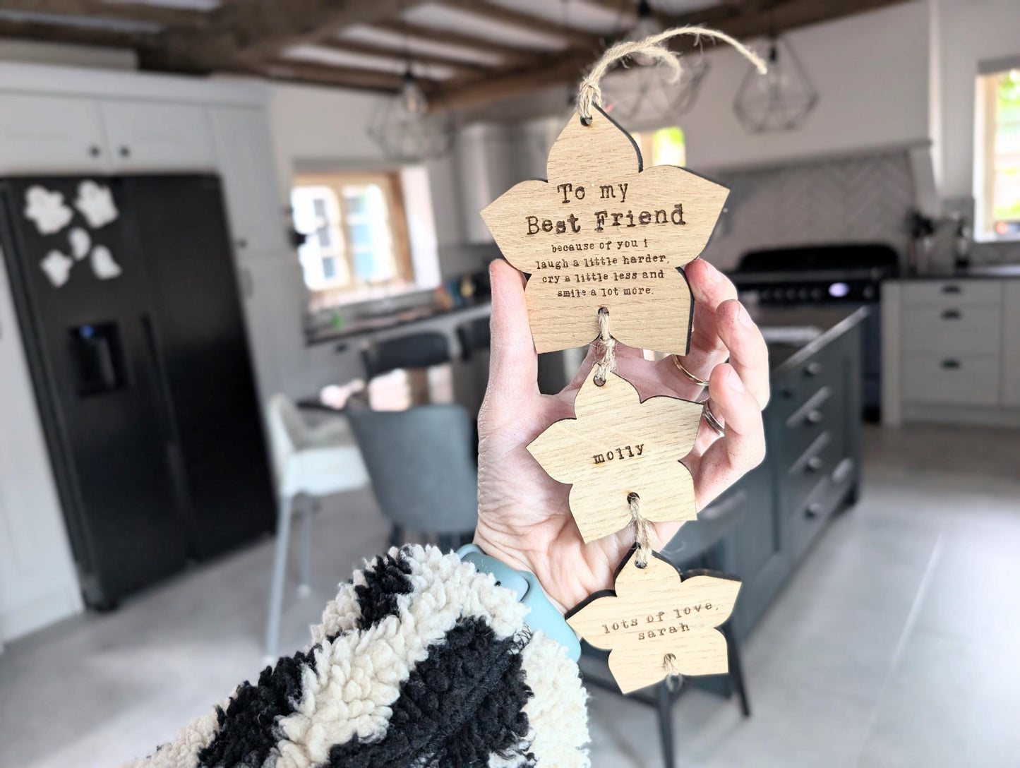 Personalised Wooden Flower Best Friend Gift - Engraved Keepsake. Sign for friend.